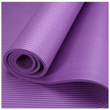 Универсальный коврик НБК NBRM-08 фиолетовый для йоги и фитнеса, размер 183х61х0.8 см, материал бутадиен-нитрильный каучук, высокая износостойкость и теплоизоляция, ремешок-лямка для переноски